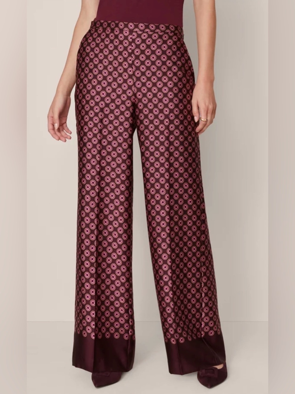 Ann Taylor The Wide-Leg Pant in Satin Geo Print - Poised Plum   
SIZE 8    *NWT*